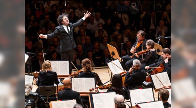 Dudamel inicia en París su puesta de largo internacional con la Filarmónica de Nueva York