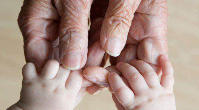 La esperanza de vida mundial recupera casi el nivel previo al COVID-19, según la OMS