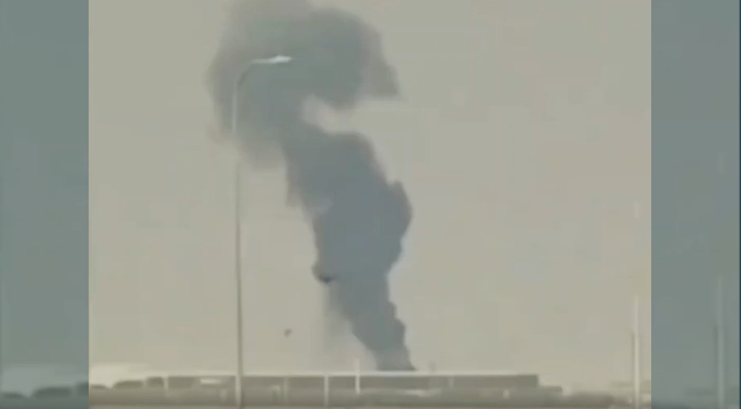 Explosiones sacuden capital saudí; reportan cierre del aeropuerto