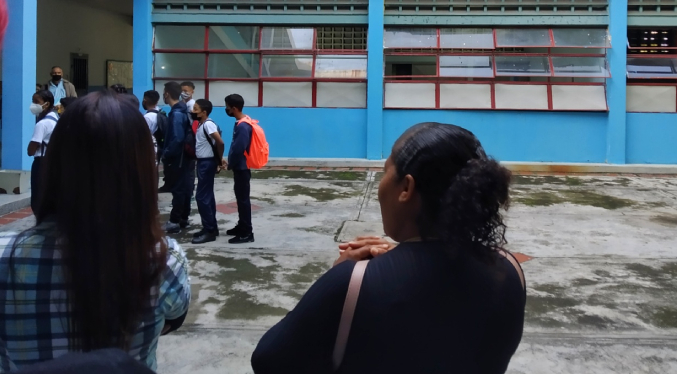Fallas eléctricas afectan el inicio del año escolar en Venezuela